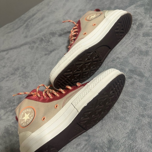 Women’s chuck taylor all star High top converse size 8.5 - Picture 2 of 5